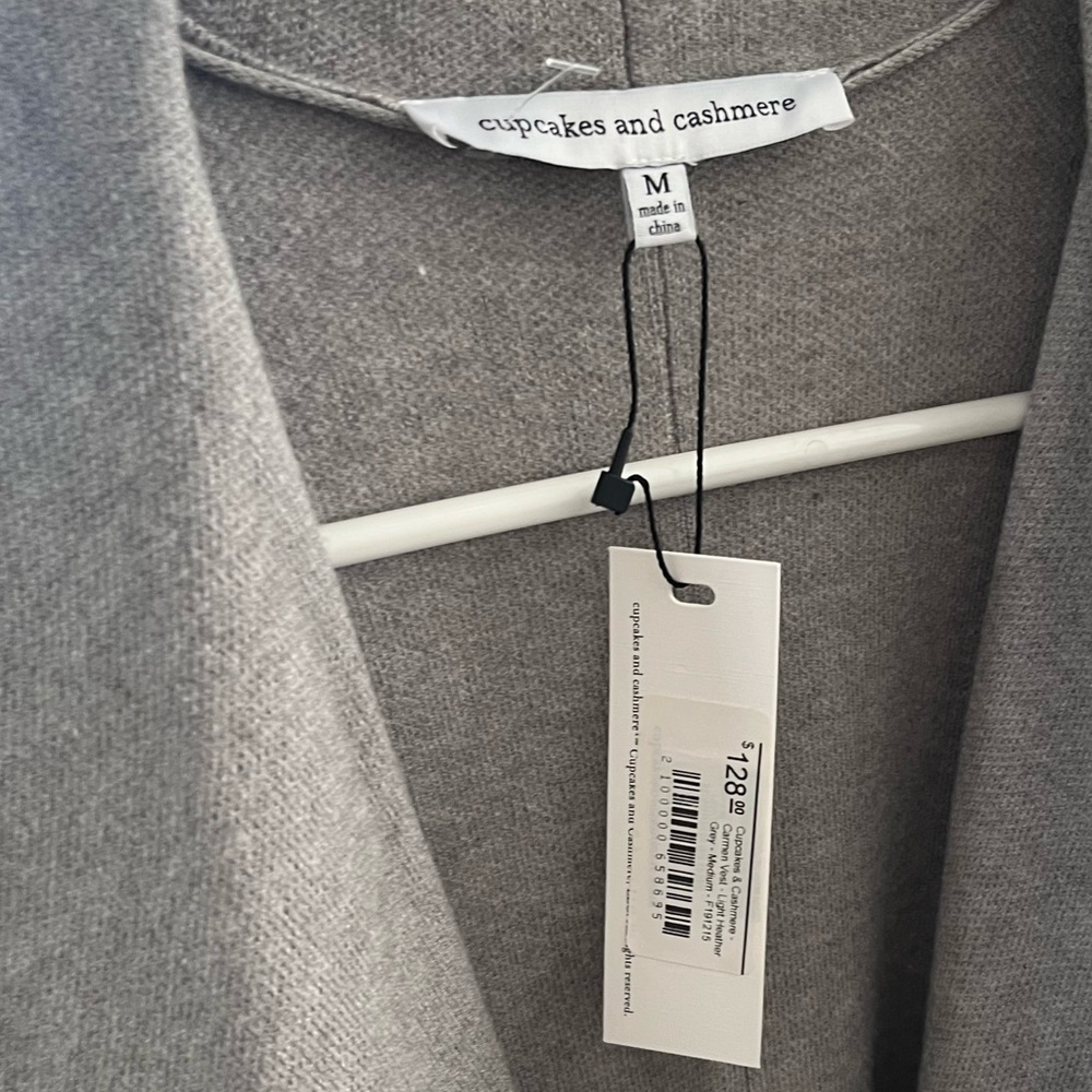 Cupcakes &‎ Cashmere Carmen Sleeveless Cardigan In Heather Grey Size Medium NWT - Picture 5 of 7